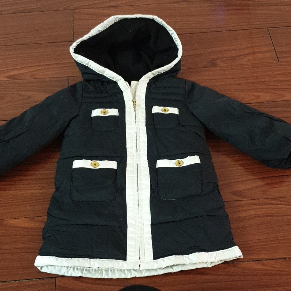 Gap Black and white puffer with fleece lining